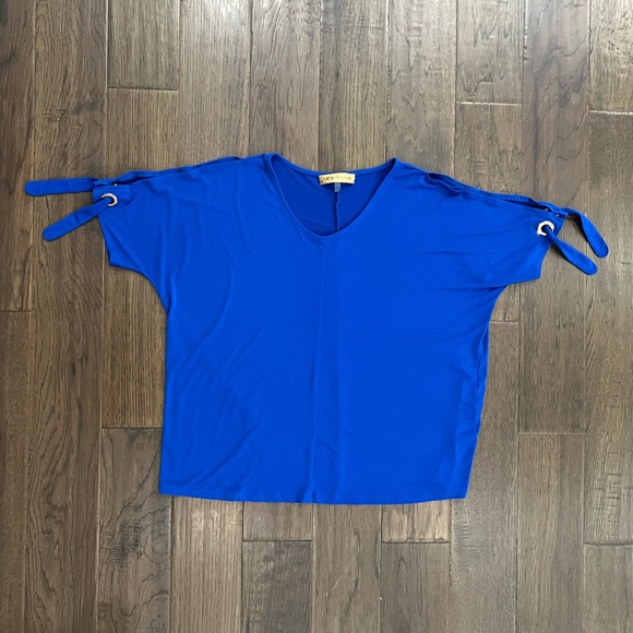 Nipon Boutique Top - Picture 9 of 12